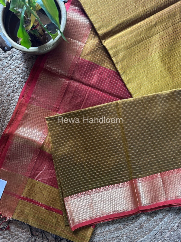 Maheshwari Magenta Zari Checks Saree ZCHX240