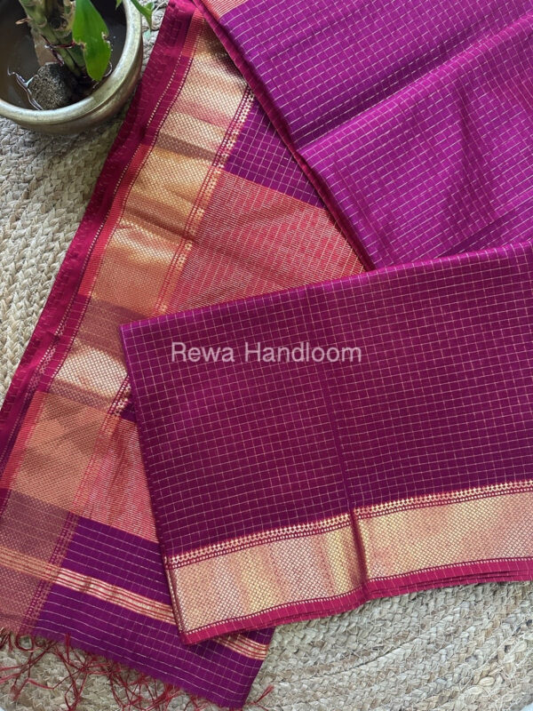 Maheshwari Peach Silver Butti Saree SGSB012